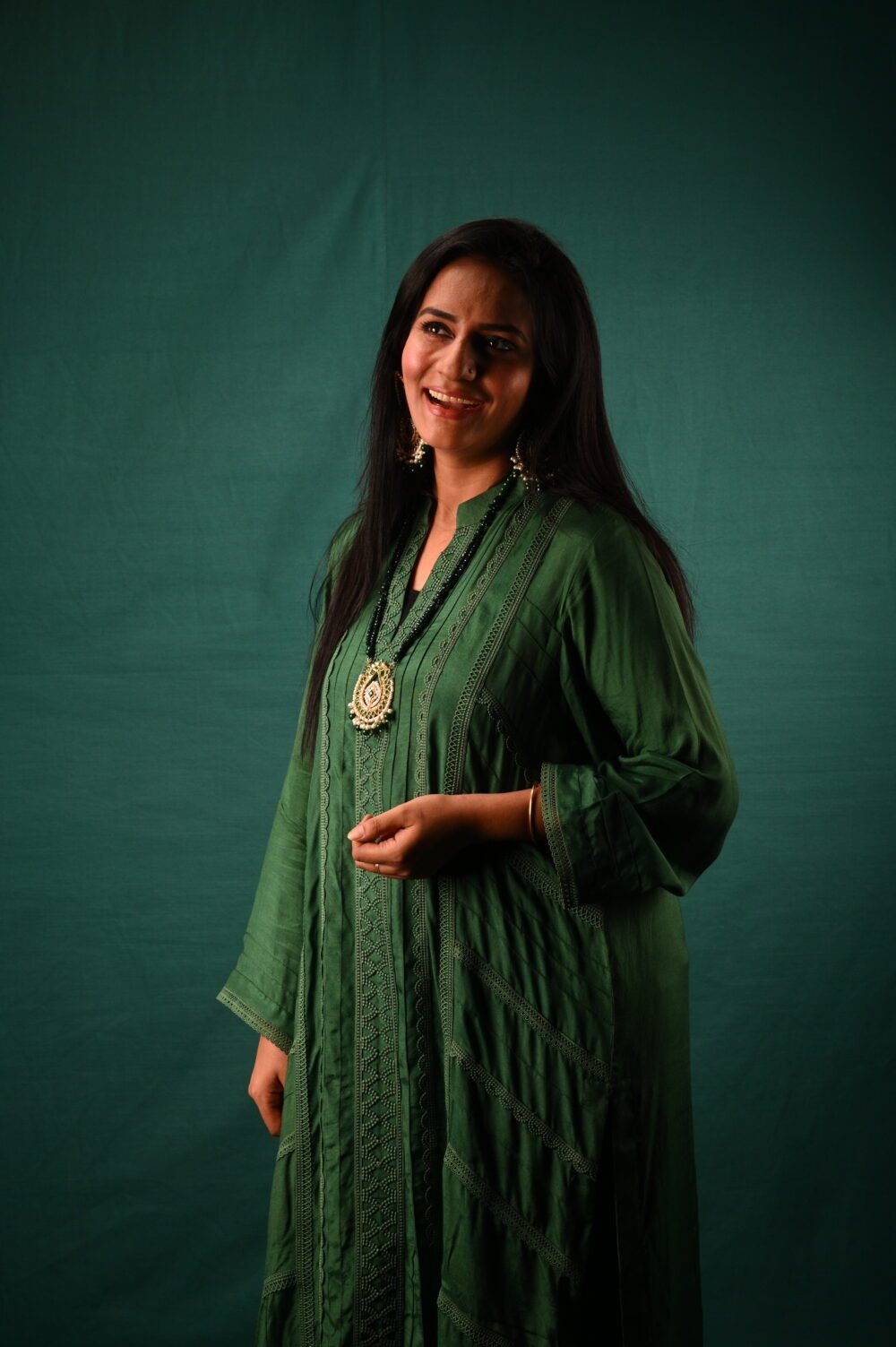 Emerald Grace - Textured Kurta and Trouser Set - Image 4